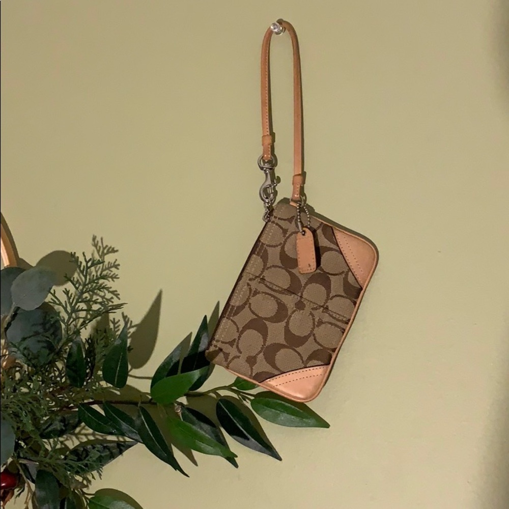 Coach wristlet - Picture 2 of 3